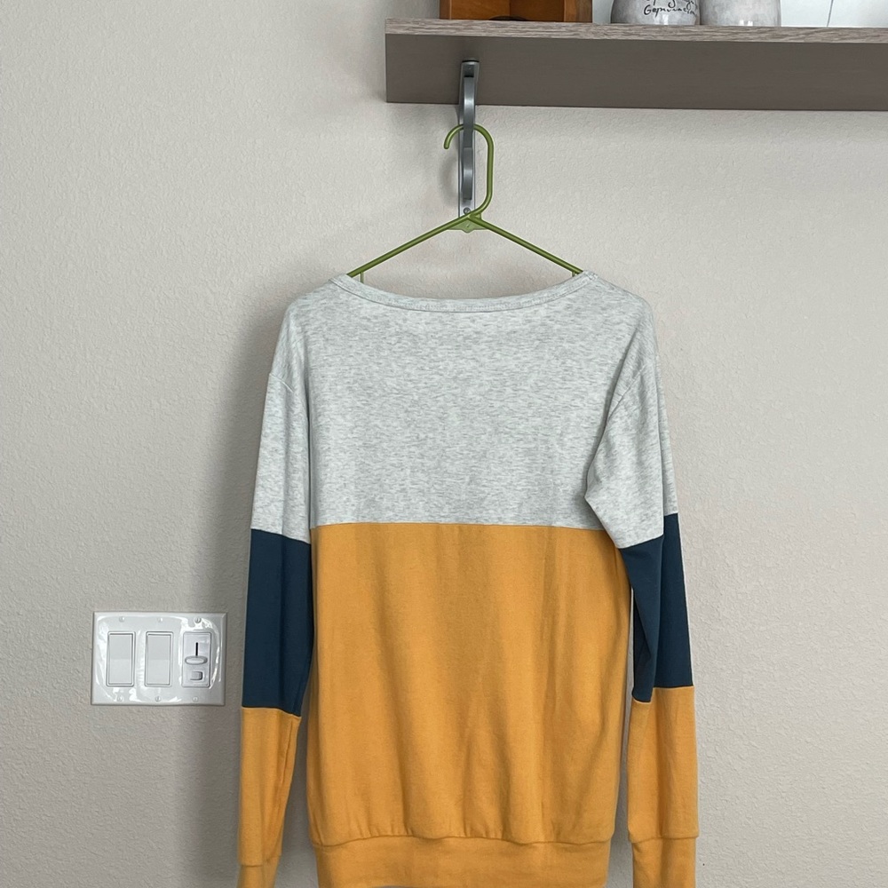 Color Block Sweater - Picture 2 of 2